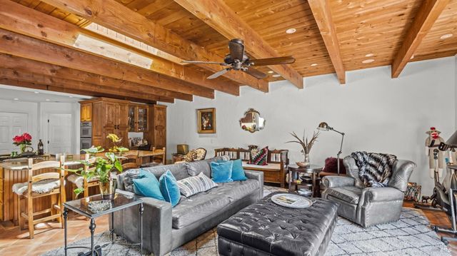 157 Deepstone Dr, San Rafael, CA 94903