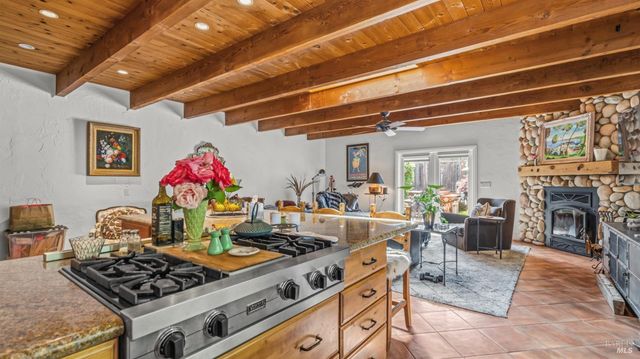 157 Deepstone Dr, San Rafael, CA 94903