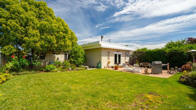 157 Deepstone Dr, San Rafael, CA 94903