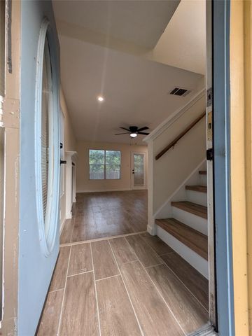 13303 Lyndhurst ST B, Austin, TX 78729