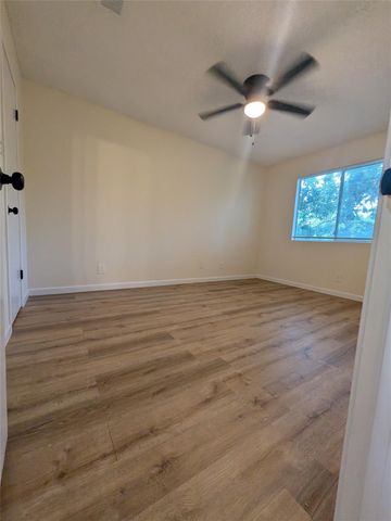 13303 Lyndhurst ST B, Austin, TX 78729