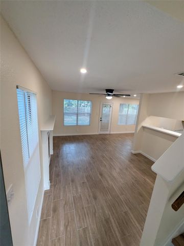 13303 Lyndhurst ST B, Austin, TX 78729