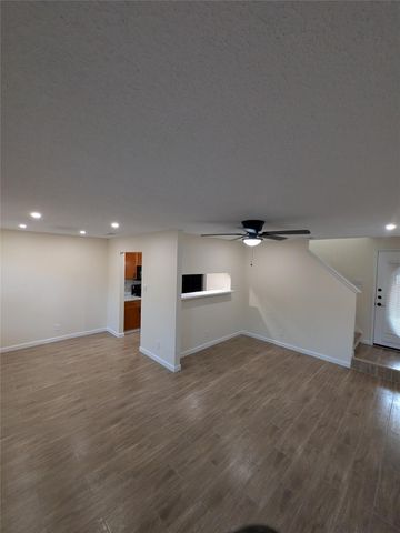 13303 Lyndhurst ST B, Austin, TX 78729