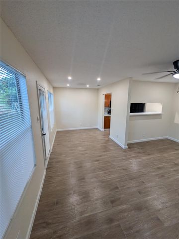 13303 Lyndhurst ST B, Austin, TX 78729