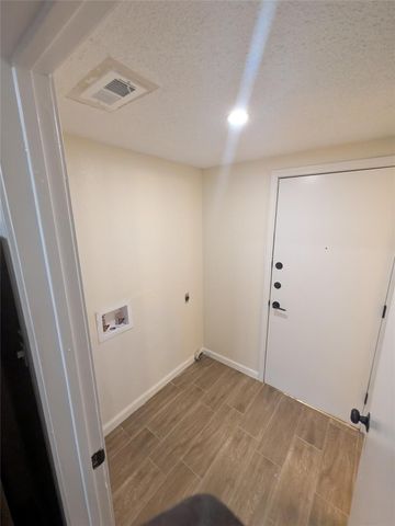 13303 Lyndhurst ST B, Austin, TX 78729
