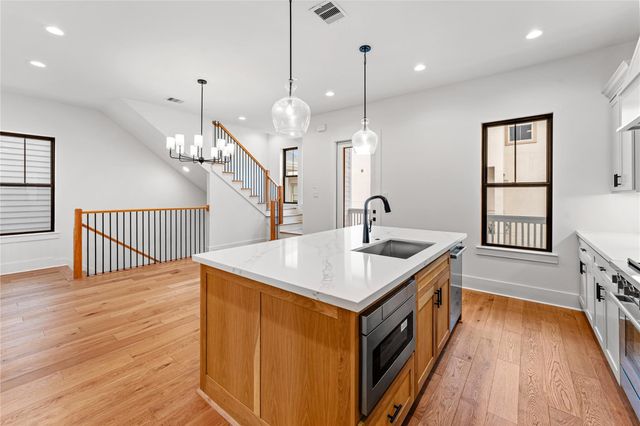 515 E 4th Street, Houston, TX 77007