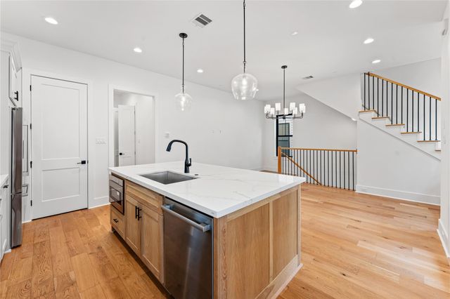 515 E 4th Street, Houston, TX 77007
