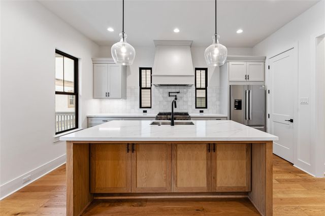 515 E 4th Street, Houston, TX 77007