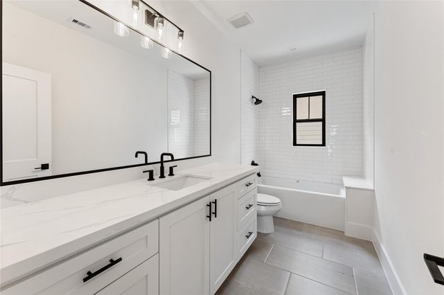 515 E 4th Street, Houston, TX 77007