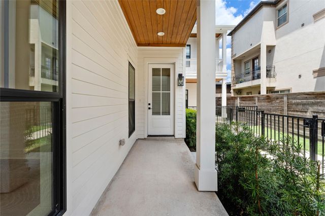 515 E 4th Street, Houston, TX 77007