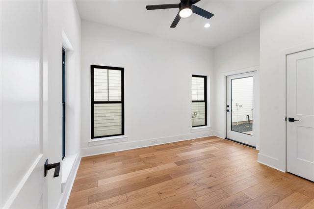 515 E 4th Street, Houston, TX 77007