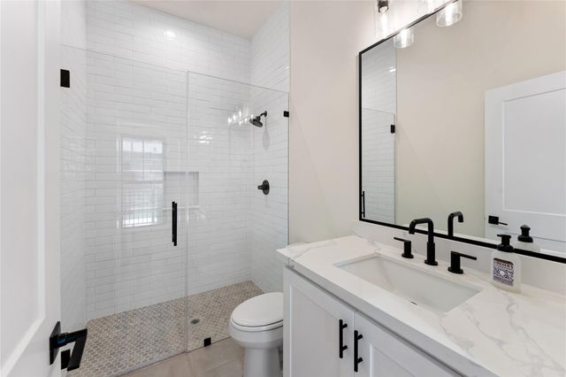 515 E 4th Street, Houston, TX 77007