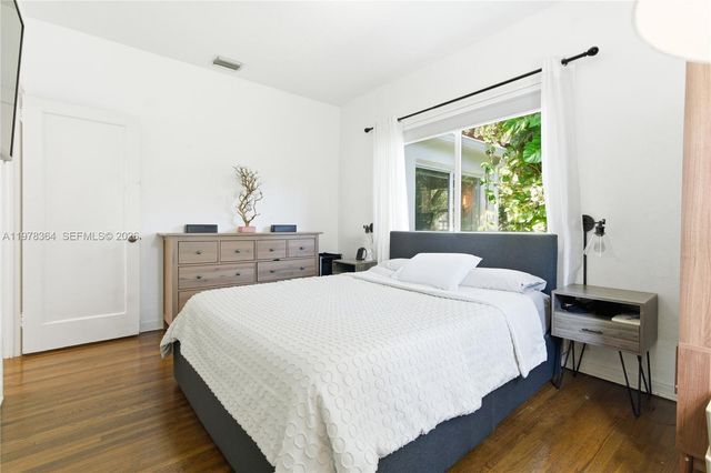 640 NE 115th St, Biscayne Park, FL 33161