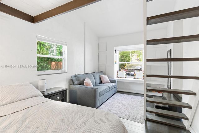 640 NE 115th St, Biscayne Park, FL 33161