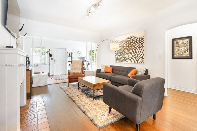 640 NE 115th St, Biscayne Park, FL 33161