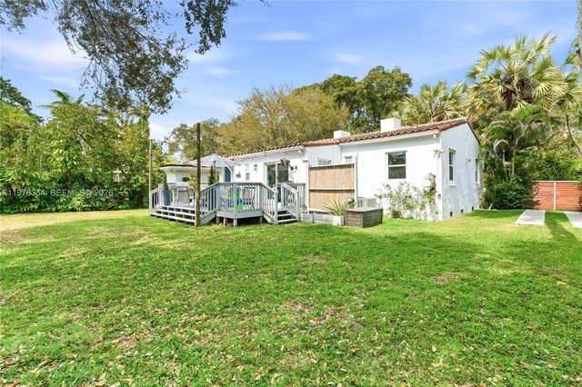 640 NE 115th St, Biscayne Park, FL 33161