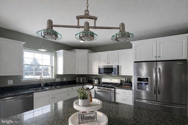 303 BUCKHEAD LN, Douglassville, PA 19518