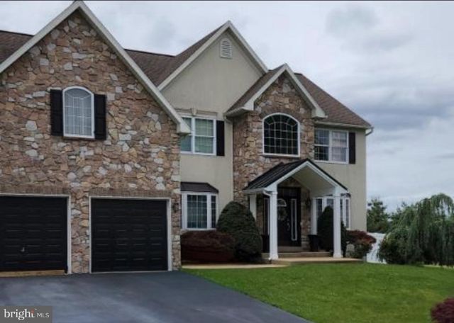 303 BUCKHEAD LN, Douglassville, PA 19518