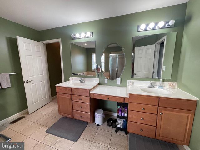 303 BUCKHEAD LN, Douglassville, PA 19518