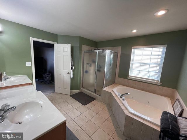 303 BUCKHEAD LN, Douglassville, PA 19518