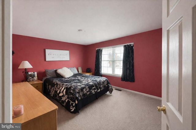 303 BUCKHEAD LN, Douglassville, PA 19518