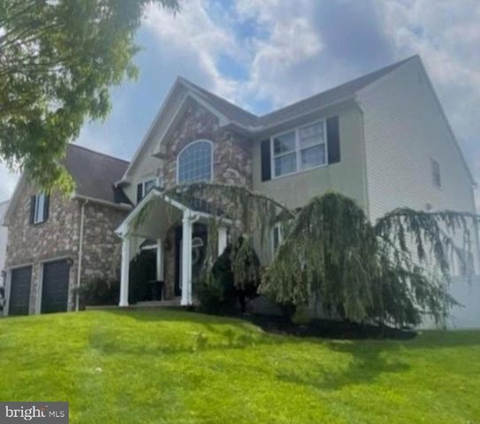 303 BUCKHEAD LN, Douglassville, PA 19518