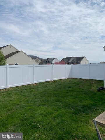 303 BUCKHEAD LN, Douglassville, PA 19518