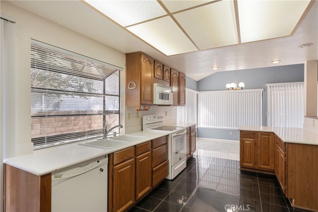 Image 11 of property listing at 6141 Birdie, La Verne, CA 91750