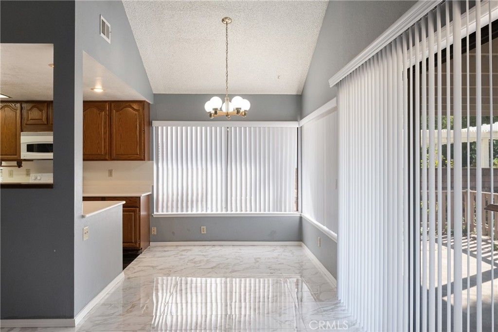Image 6 of property listing at 6141 Birdie, La Verne, CA 91750