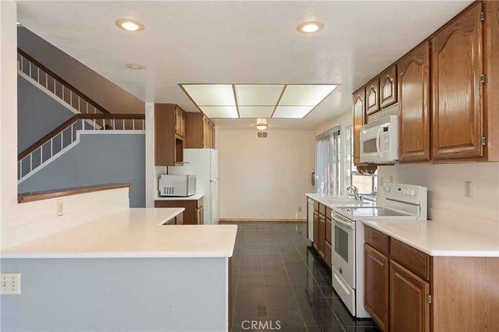 Image 8 of property listing at 6141 Birdie, La Verne, CA 91750