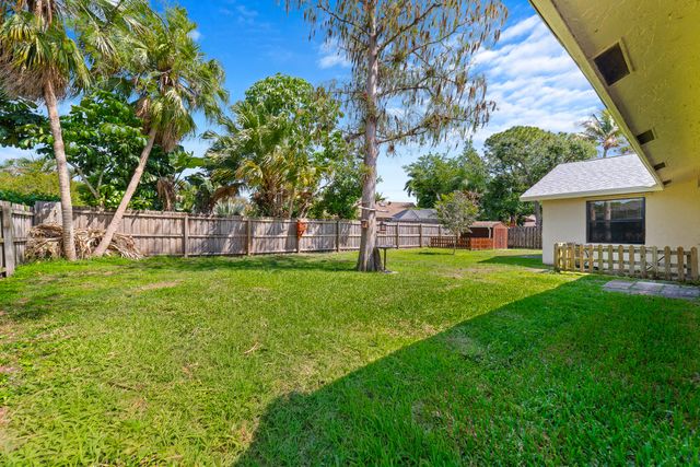 803 Silverbell Lane, Wellington, FL 33414