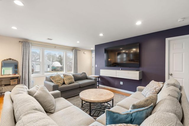 2 Taylor Road, South Yarmouth, MA 02664