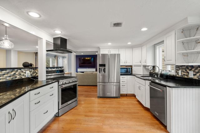 2 Taylor Road, South Yarmouth, MA 02664