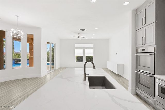 271 East Shelbourne Avenue, Las Vegas, NV 89123