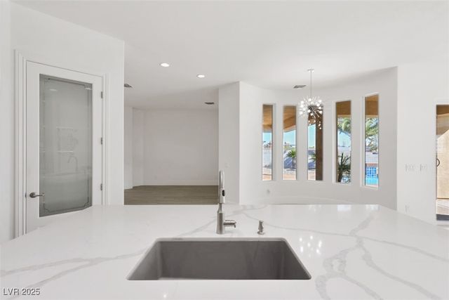 271 East Shelbourne Avenue, Las Vegas, NV 89123