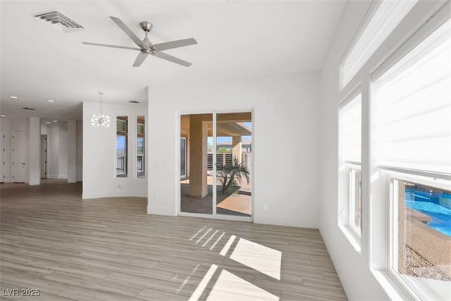 271 East Shelbourne Avenue, Las Vegas, NV 89123