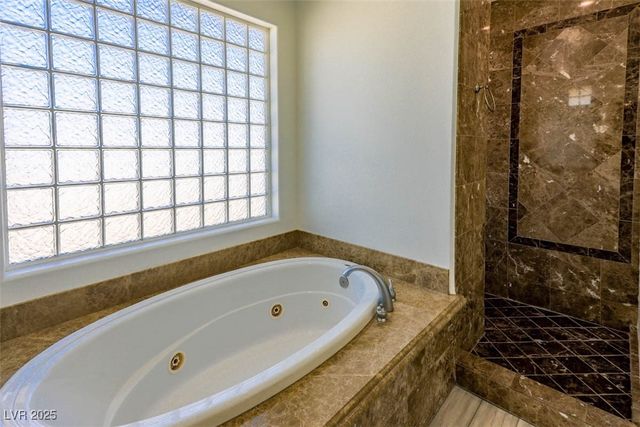 271 East Shelbourne Avenue, Las Vegas, NV 89123