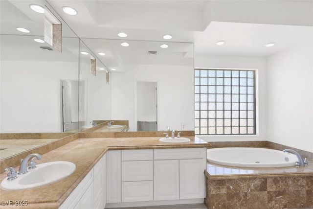 271 East Shelbourne Avenue, Las Vegas, NV 89123