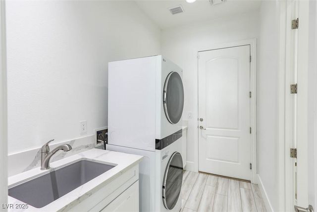 271 East Shelbourne Avenue, Las Vegas, NV 89123