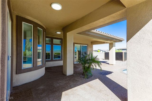 271 East Shelbourne Avenue, Las Vegas, NV 89123