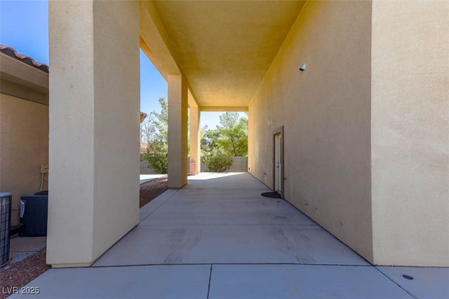 271 East Shelbourne Avenue, Las Vegas, NV 89123