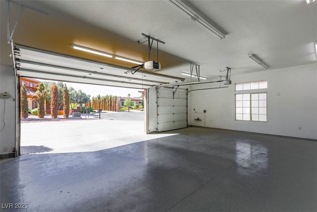 271 East Shelbourne Avenue, Las Vegas, NV 89123