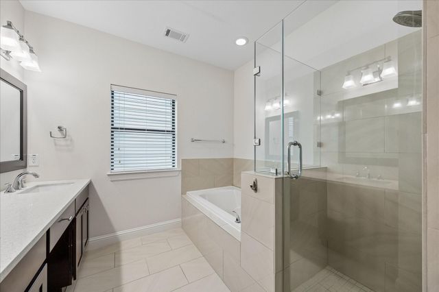734 W 20th Street A, Houston, TX 77008