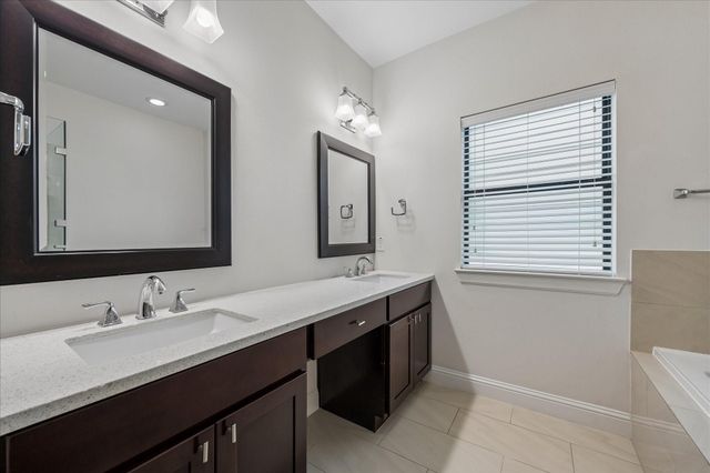 734 W 20th Street A, Houston, TX 77008