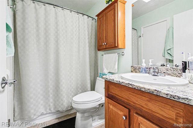 23588 N Rockledge, Novi, MI 48375