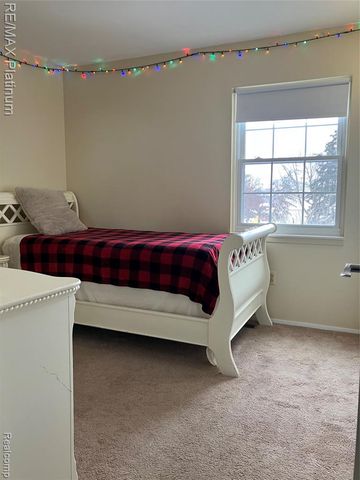 23588 N Rockledge, Novi, MI 48375