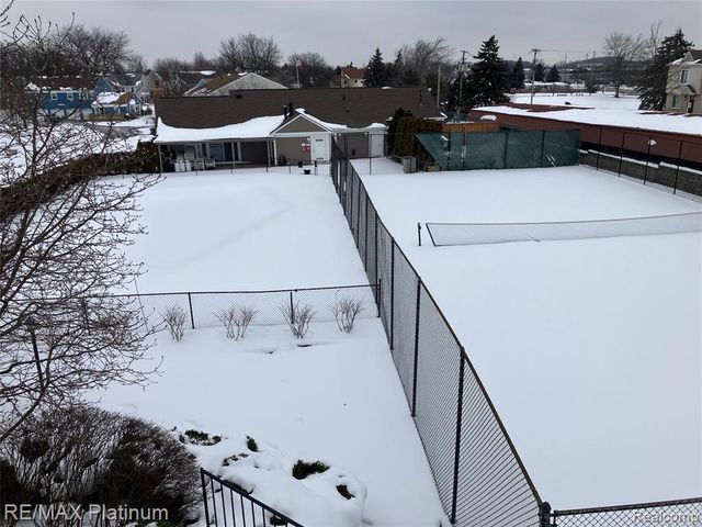 23588 N Rockledge, Novi, MI 48375