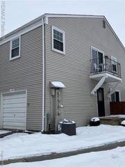 23588 N Rockledge, Novi, MI 48375