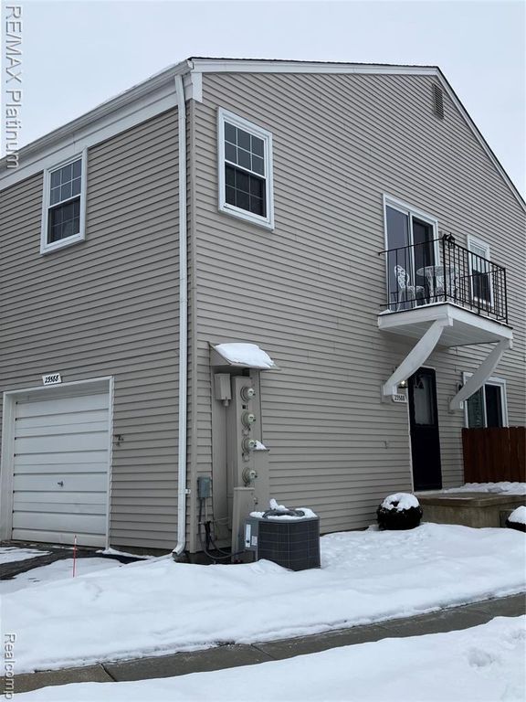 23588 N Rockledge, Novi, MI 48375