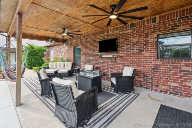 12225 N 194th East Avenue, Collinsville, OK 74021
